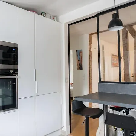 아파트 Parisian Elegance - 17th Arr